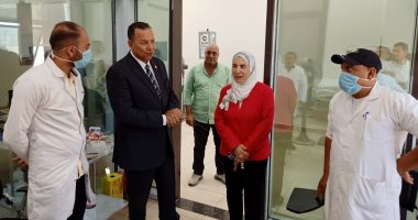 رئيس جامعة المنصورة الجديدة يتفقد الكشف الطبي بكليات الجامعة