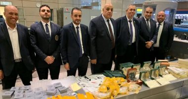 ضبط محاولتي تهريب كمية من مستلزمات جراحات التجميل وساعات بمطار القاهرة.. صور 