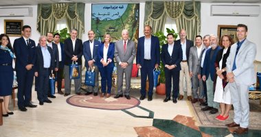 محافظ جنوب سيناء يستعرض جهود استضافة مؤتمر المناخ مع سفراء دول أمريكا اللاتينية