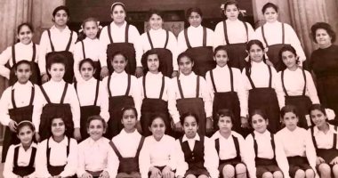 سيمون تنشر صورة لها وهي طفلة بمدرسة "Notre Dame" بشبرا