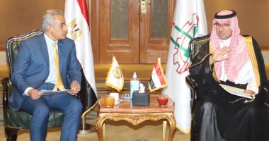 وزير القوى العاملة يلتقى نظيره السعودى لبحث وضع العمالة المصرية