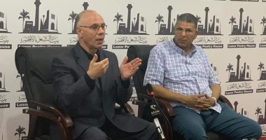 ندوة لمناقشة كتاب نظير المجاز فى الشعر المعاصر داخل بيت الشعر بالأقصر.. صور