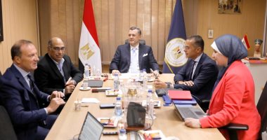 وزير السياحة يلتقى مسئولى بيت الخبرة الإيطالى المكلف بتحديث الاستراتيجية الوطنية