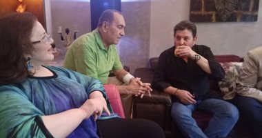 10 صور تلخص رحلة هانى شاكر لـ سوريا بعد غياب 15 عامًا.. استقبال أسطورى ويلتقى بالفنان دريد لحام.. يزور ميادة الحناوى بمنزلها وتجمعهما جلسة غنائية على أنغام "هى الليالى كده" و"يا حبيبى فداك أنا"