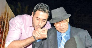 تكريم صلاح السعدنى فى فعاليات مهرجان القاهرة للدراما.. وابنه يتسلمه 