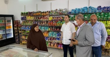 محافظ كفر الشيخ يطمئن على توفير مستلزمات المدارس بأسعار مخفضة.. صور