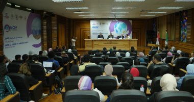 البيئة تشارك فى جلسة نقاشية حول مؤتمر تغير المناخ MCOP27 لطلبة بجامعة القاهرة