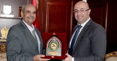 محافظ بنى سويف يُكرم المهندس مصطفى راشد لترقيته وكيلا لزراعة الفيوم