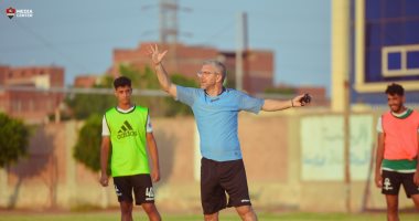 بابا فاسيليو يقود تدريبات غزل المحلة استعدادا للأهلى بعد انتهاء أزمة الراتب