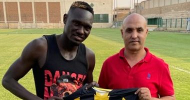 المقاولون يحصل على استغناء أوشايا وينتظر البطاقة الدولية
