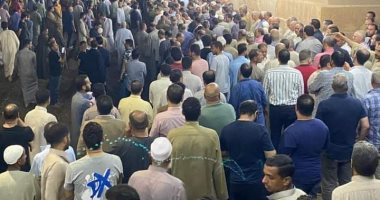 وفاة أحد أبطال جائحة كورونا.. آلاف الأهالى يششهدون جنازة طبيب المنوفية محمود عبد القوي