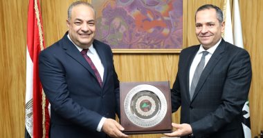"أمين المهندسين" يكرم المهندس الحاصل على المركز الثانى عالميا بمؤتمر جنيف للاختراعات