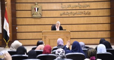 وزيرة التضامن تلتقى الأمهات المثاليات عن العام الجارى
