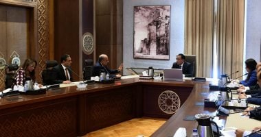 رئيس الوزراء يتابع مع وزير قطاع الأعمال العام عددا من ملفات العمل  