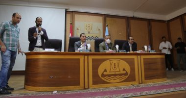 محافظ كفر الشيخ يشهد إجراء القرعة العلنية لمشروع عربات الطعام