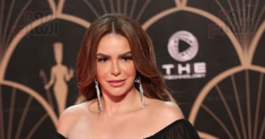 ياسمين رئيس وهنا شيحة ودنيا عبد العزيز بإطلالات جذابة فى "القاهرة للدراما" 