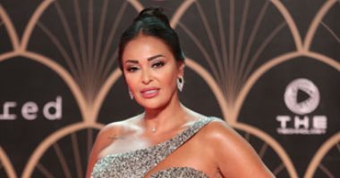 داليا البحيرى بافتتاح "القاهرة للدراما": أى تكريم للفنانين طبطبة على أكتافنا