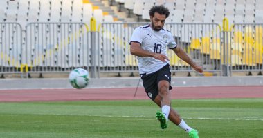 شاهد.. الظهور الأول لـ محمد صلاح في معسكر المنتخب مع فيتوريا.. صور