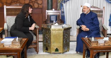شيخ الأزهر يبحث مع وزيرة الهجرة تعزيز التعاون لصالح المصريين بالخارج 