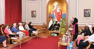 البابا تواضروس يستقبل مجموعة من السائحين الألمان فى المقر الباباوى 