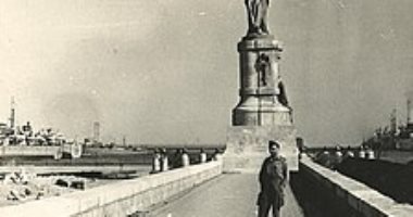 ممشى ديلسيبس السياحى يطل على قناة السويس.. شهد العديد من أشهر أفلام السينما