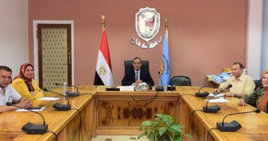 رئيس جامعة سوهاج يناقش استعدادات التقديم فى التصنيف العالمى للجامعات