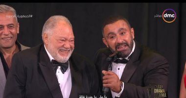 مهرجان القاهرة للدراما يكرم أسرة "الاختيار" و"العائدون".. والفخرانى يعلق: أمتعتونا