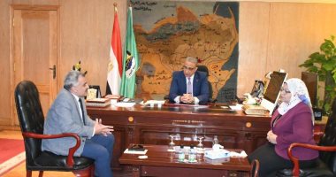 محافظ الفيوم يتابع إجراءات إنزال أسماك إلى بحيرة قارون خلال الفترة المقبلة