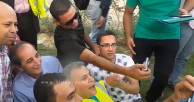 تليفزيون اليوم السابع يعرض مشاهد نادرة للراحل هشام سليم فى مائدة خيرية بإحدى القرى