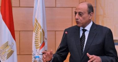 محمد عباس حلمى يهنئ العاملين بعيد الطيران المدنى الـ94