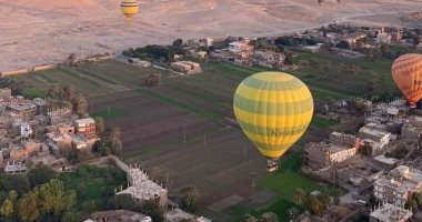 تحليق رحلات البالون غرب الأقصر بعد توقفها أمس بسبب سوء الطقس