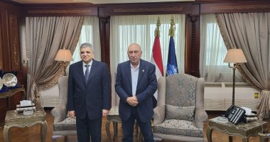 الفريق أسامة ربيع يبحث شكاوى المزارعين وسكان جبل مريم