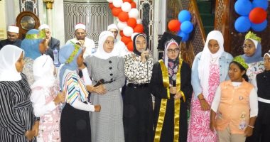 وكيل أوقاف الإسكندرية يكرم منتسبى الأنشطة الصيفية