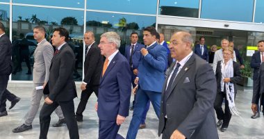 توماس باخ رئيس اللجنة الأولمبية الدولية يصل القاهرة.. صور 