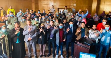 "التضامن" تستعرض الجهود المقدمة للأشخاص الصم وضعاف السمع