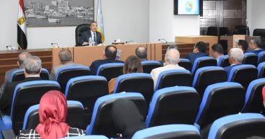 محافظ الإسكندرية يناقش استعدادات استقبال موسم النوات والعام الدراسى الجديد