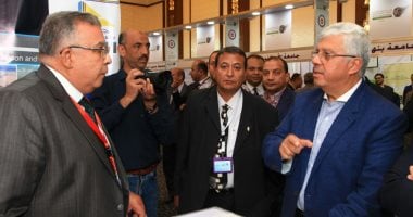 جامعة دمياط تشارك بـ3 أبحاث فى منتدى مواجهة متغيرات المناخ.. صور