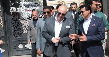 وزير الشباب ومحافظ بنى سويف يطلقان شارة بدء ماراثون الدراجات.. صور وفيديو