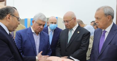 وزير التعليم العالى يفتتح مركز المهارات والمحاكاة الطبية بجامعة بنها