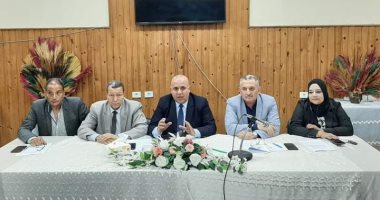 "وكيل تعليم دمياط" يجتمع بمديري الإدارات التعليمية وموجهي عموم الأنشطة التربوية