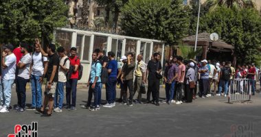 عشاق الحضارة المصرية القديمة طوابير أمام المتحف المصرى.. صور 