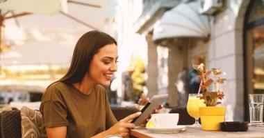 5 قواعد إتيكيت يجب أن تعرفها أثناء تعاملاتك اليومية