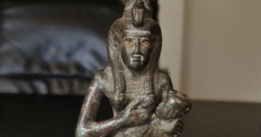 وزارة السياحة تستعيد تمثالا برونزيا للمعبودة إيزيس من سويسرا