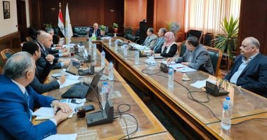 وزير الرى يبحث الموقف التنفيذى لمشروع المسار الناقل لمياه الصرف الزراعى بغرب الدلتا