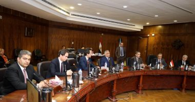 رئيس جامعة طنطا يهنئ العمداء الجدد ويوجه بإنهاء الاستعدادت للعام الدراسي