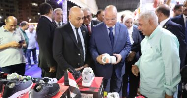 محافظ القاهرة يفتتح معرضا لمستلزمات المدارس بالمعادى بتخفيضات 50%.. صور