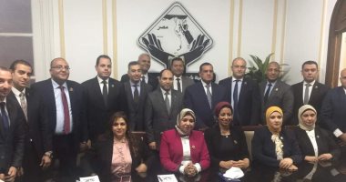 وزير التنمية المحلية يزور تنسيقية شباب الأحزاب ويستعرض جهود وخطط الوزارة 