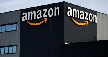 أمازون أغلقت بعض المستودعات مؤقتًا فى فلوريدا بسبب إعصار إيان