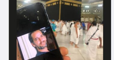 حسام داغر يدعو لـ هشام سليم من أمام الكعبة 