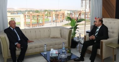 محافظ أسوان يستقبل نقيب المعلمين.. ويثنى على دور النقابة فى تنمية الوعى